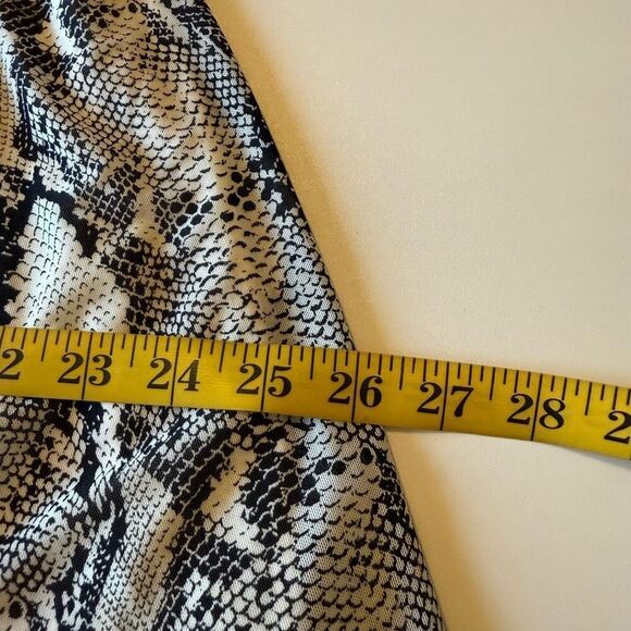 NEW Torrid Strapless Snakeskin Babydoll Top Size 1X NWT - Picture 15 of 16